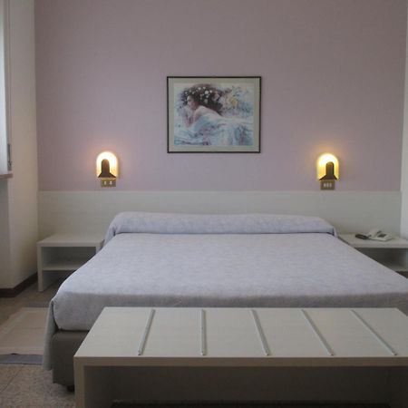 Hotel O'Scugnizzo 2 Беллуно Экстерьер фото