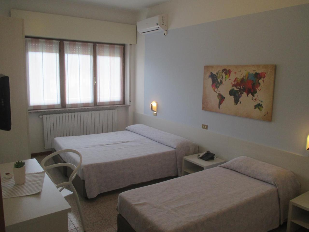 Hotel O'Scugnizzo 2 Беллуно Экстерьер фото