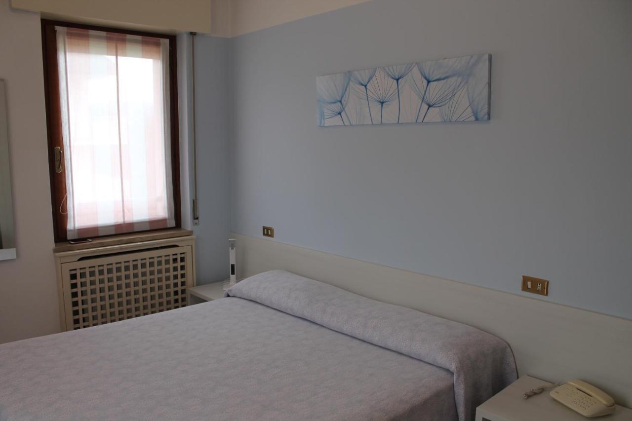 Hotel O'Scugnizzo 2 Беллуно Экстерьер фото